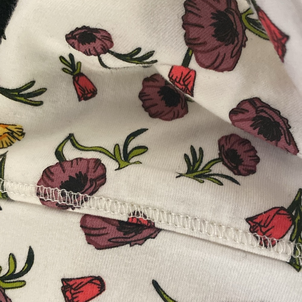 Women’s crop/bra top. Xl. Vans brand. Cream colored with poppy flowers. - Picture 4 of 4